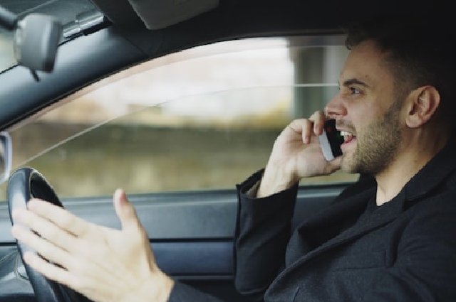 Téléphoner au volant